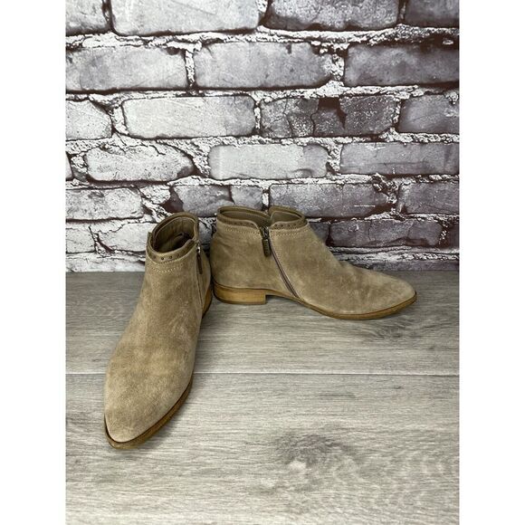ITALEAU Tan Suede Leather Ankle Side Zipper Low Heel Boots Women Sz 37EU/7.5M US - Picture 3 of 16